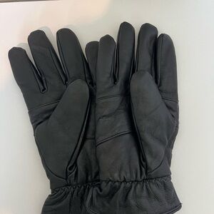 Pair of Black Thermolite Leather Gloves